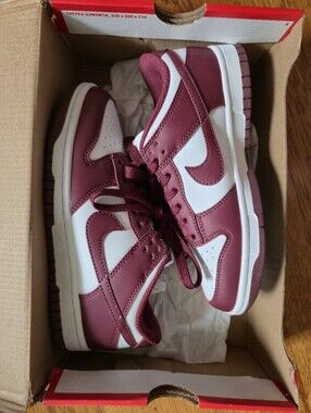 Nike Women Sneaker - Maroon/White